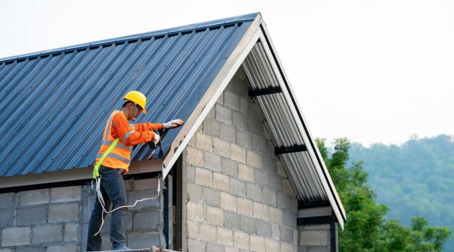 Professional gutter cleaning in Pingree, ND